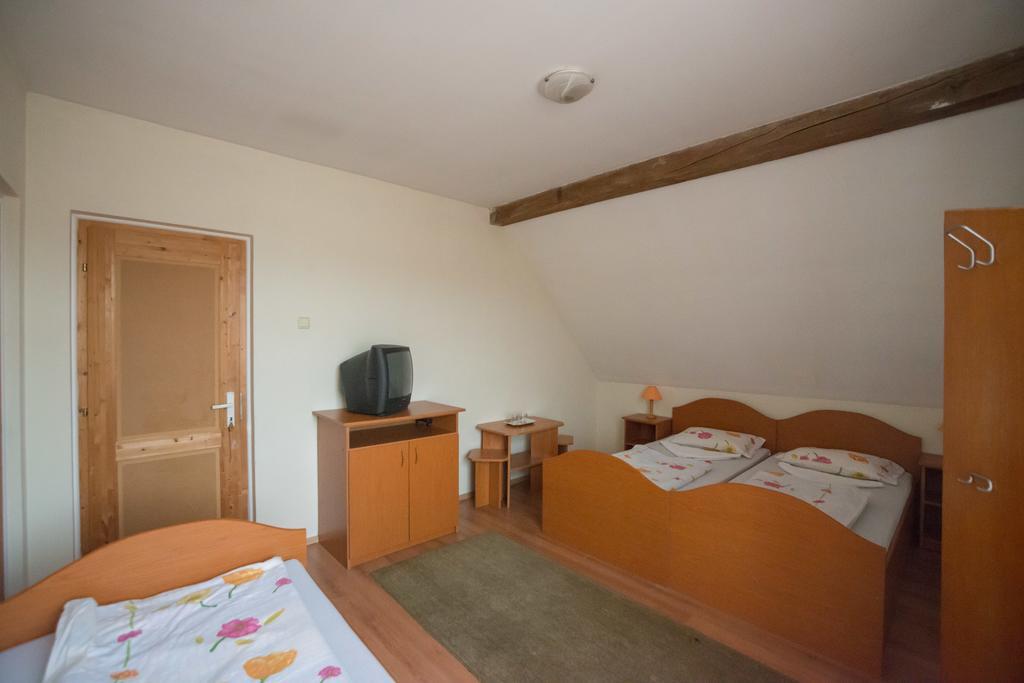 Hotel Beluci Panzio Odorheiu Secuiesc Exterior foto